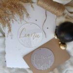 Acryl Weihnachtsschmuck mit Handlettering